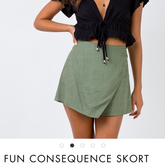 Princess Polly Dresses & Skirts - Princess Polly skort